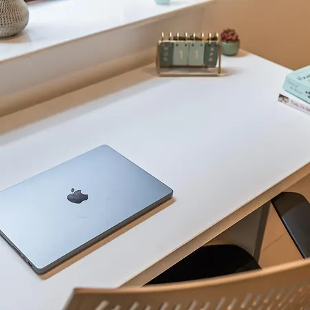 Spacious Flat - Sleeps 8 - Centre