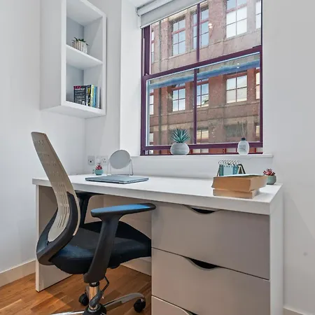 Apartman Spacious Flat - Sleeps 8 - Centre Leeds