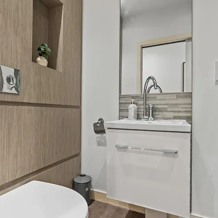 Spacious Flat - Sleeps 8 - Centre Apartman