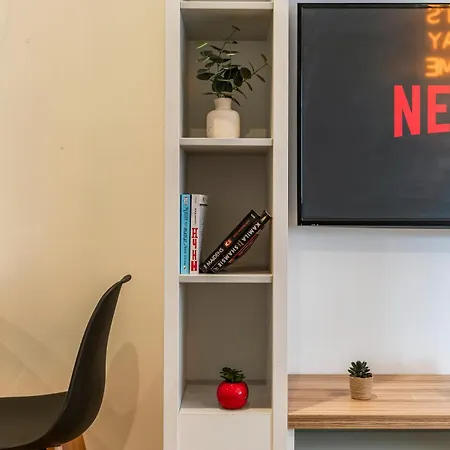 아파트 Spacious Flat - Sleeps 8 - Centre