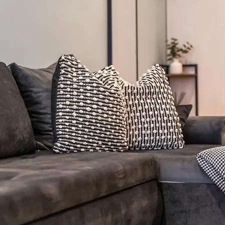 Spacious Flat - Sleeps 8 - Centre 아파트