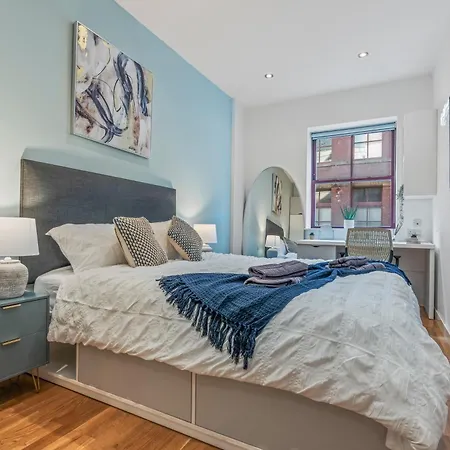 Spacious Flat - Sleeps 8 - Centre *