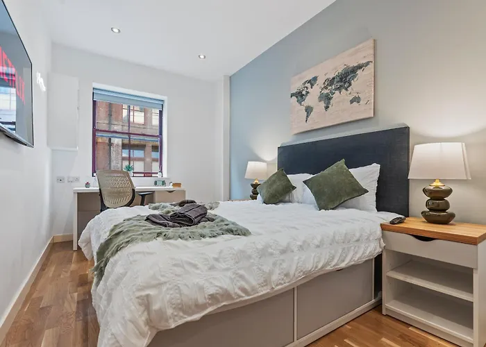 Spacious Flat - Sleeps 8 - Centre Daire *