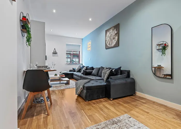 Spacious Flat - Sleeps 8 - Centre Leeds (West Yorkshire)